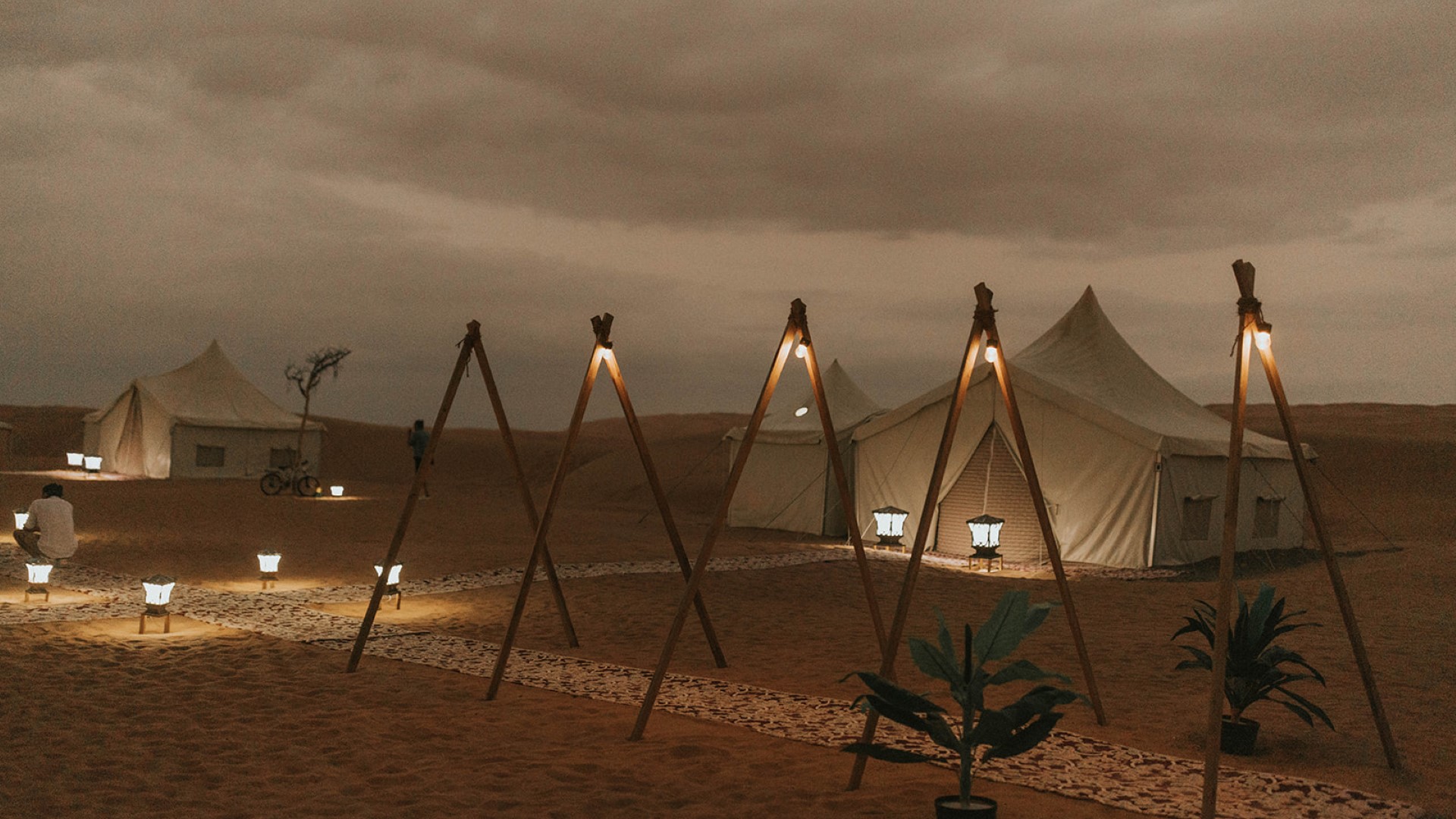 Luxury Desert Camp in Wahiba Sands, Oman | Luxury Desert Camp Best Camp ...